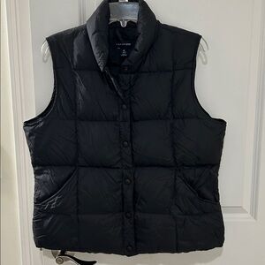 Lands End womens black puffer vest.